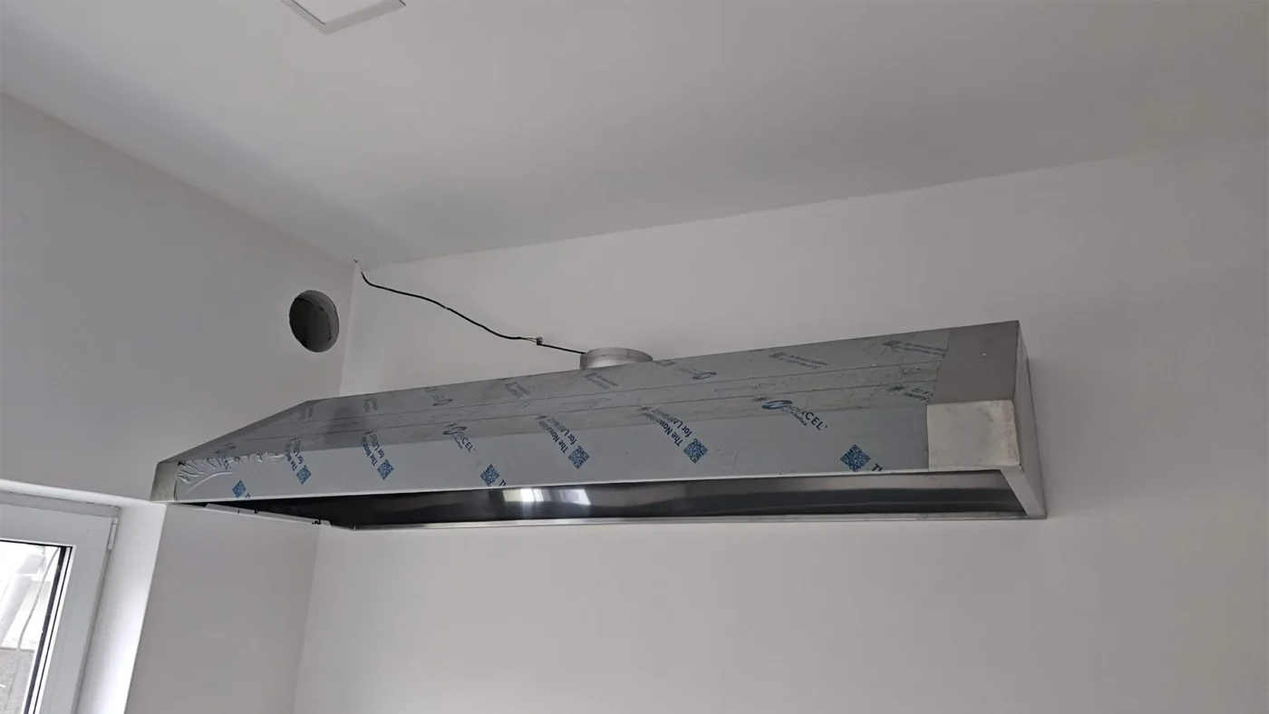 Montáž vzduchotechniky - Pracovna, Hustopeče