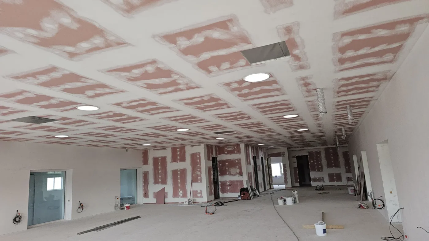 Stropní kazetová klimatizace do kanceláří - Telnice