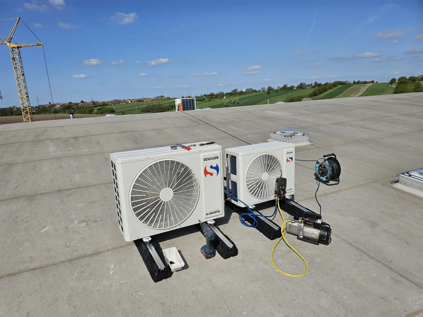 Stropní kazetová klimatizace do kanceláří - Telnice